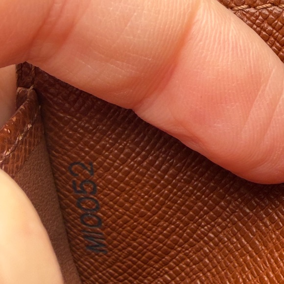 Louis Vuitton Zippy Compact Monogram Wallet - Picture 7 of 10